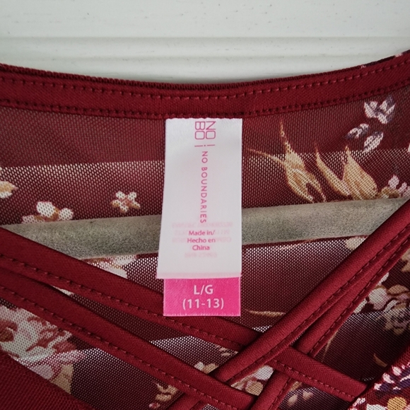 No Boundaries top Size Large - Picture 2 of 3